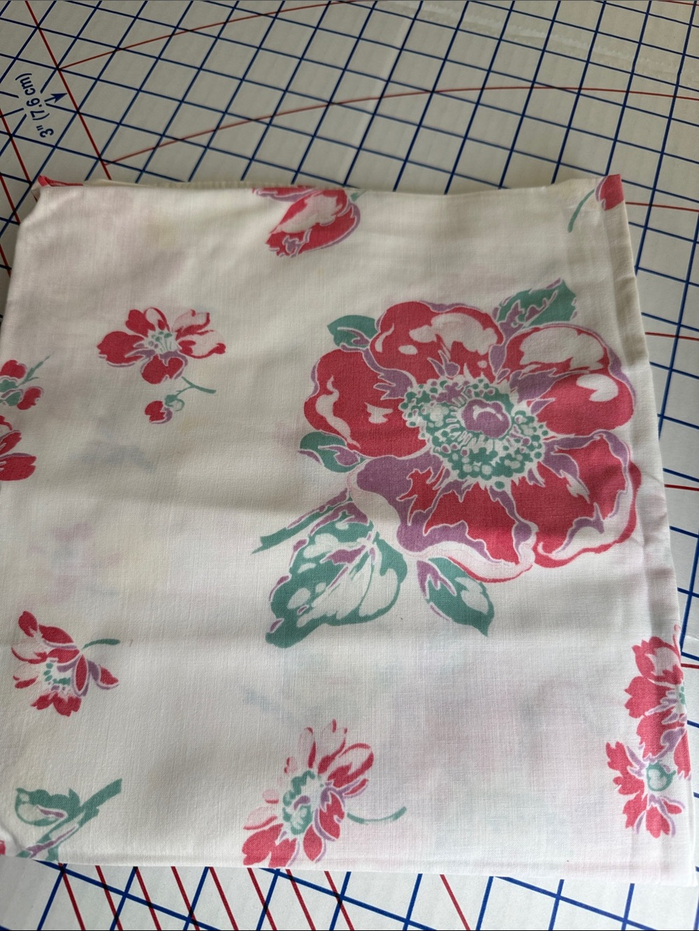 Vintage 1940s Floral Cotton Tablecloth Cutter Fabric 44 x 42 Pink Aqua Flowers